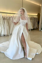Elegantes A-Linie Träger Blumen Ärmelloses Spitzen Brautkleid mit Schlitz
