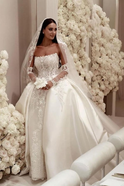 Robe de mariée blanche élégante en tulle, ligne A, décolleté arrondi, sans manches, ornée d'appliques