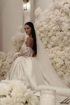 Robe de mariée blanche élégante en tulle, ligne A, décolleté arrondi, sans manches, ornée d'appliques