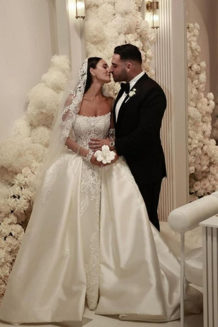 Robe de mariée blanche élégante en tulle, ligne A, décolleté arrondi, sans manches, ornée d'appliques