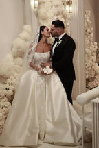 Robe de mariée blanche élégante en tulle, ligne A, décolleté arrondi, sans manches, ornée d'appliques