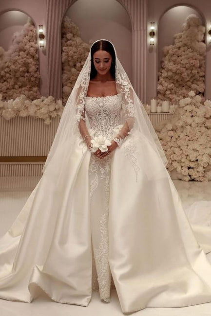 Robe de mariée blanche élégante en tulle, ligne A, décolleté arrondi, sans manches, ornée d'appliques
