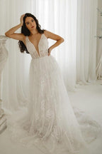Robes de mariée élégantes en ligne A, sans manches, à col en V, avec dentelle