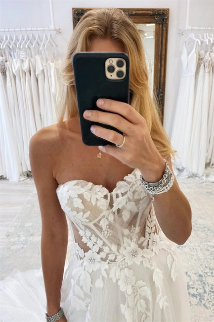 Elegant Boho Long White A-line Lace Sleeveless Tulle Wedding Dresses