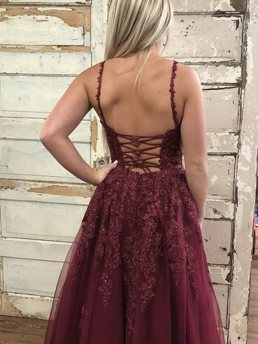 Robe de bal formelle élégante bordeaux longue en ligne A avec col en V et dos ouvert en tulle et dentelle