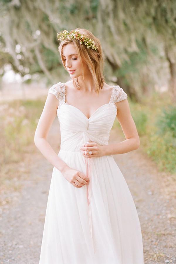 Vestido de Noiva Elegante com Mangas Curtas em Chiffon e Decote Coração