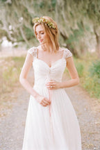 Vestido de Noiva Elegante com Mangas Curtas em Chiffon e Decote Coração