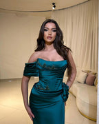 Robe de bal élégante en satin à colonne, une épaule, sans manches, avec appliques et fente avant