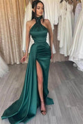 Elegante abito da sera verde dardo a sirena con spacco laterale e collo all'americana