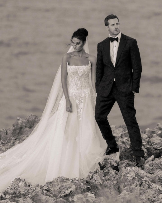 Elegantes vestidos de novia de diseño con apliques de encaje en forma de A 