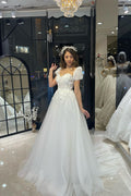 Elegante vestido de novia de tul con escote en forma de A, mangas cortas y escote en forma de corazón