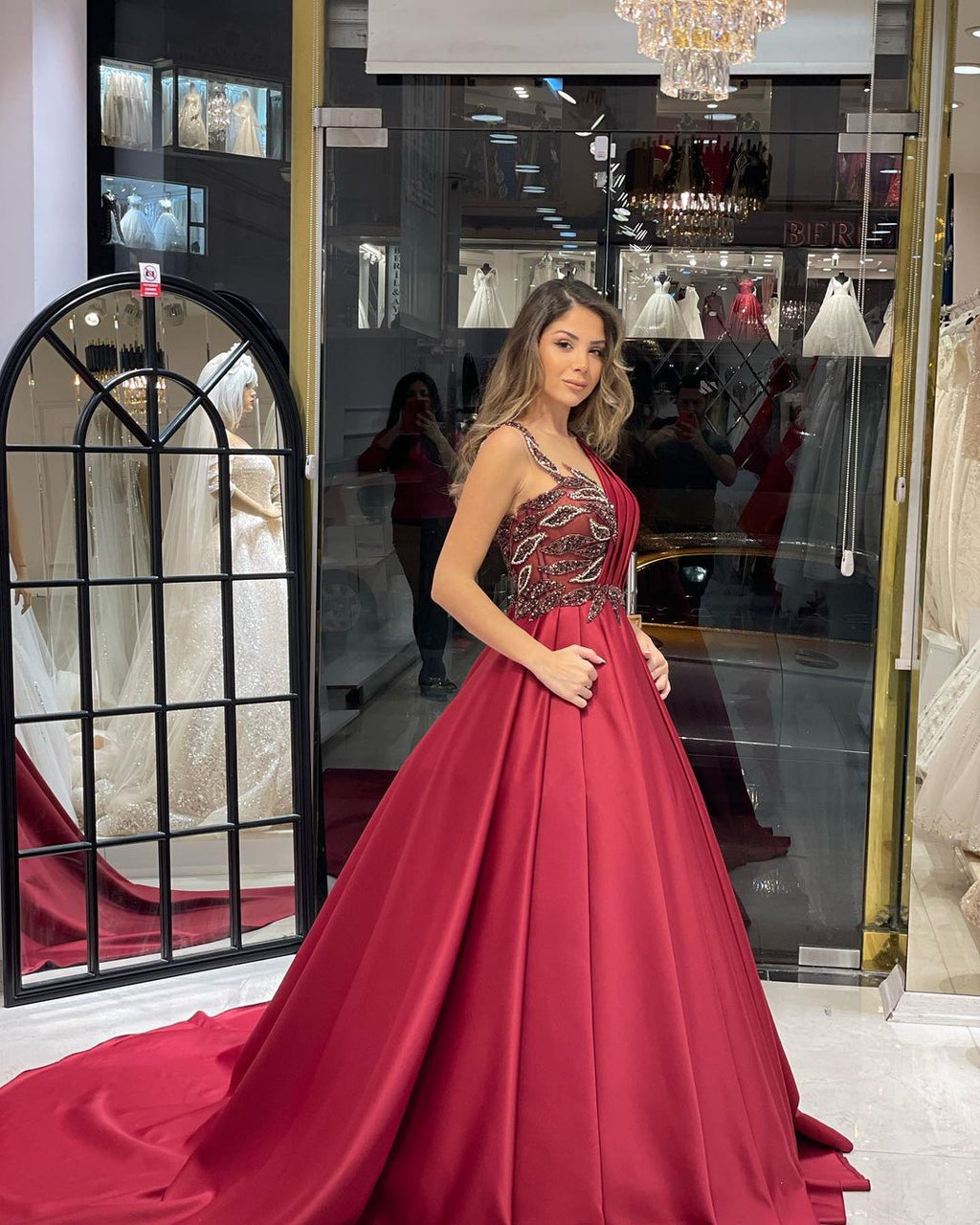 Vestido de Noiva Elegante em Cetim, Comprimento ao Chão, Decote Coração, Sem Mangas, Corte em A com Folhos
