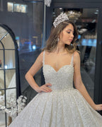 Robe de mariée élégante longue jusqu'au sol, sans manches, en forme de cœur, ligne A, ornée de paillettes avec volants