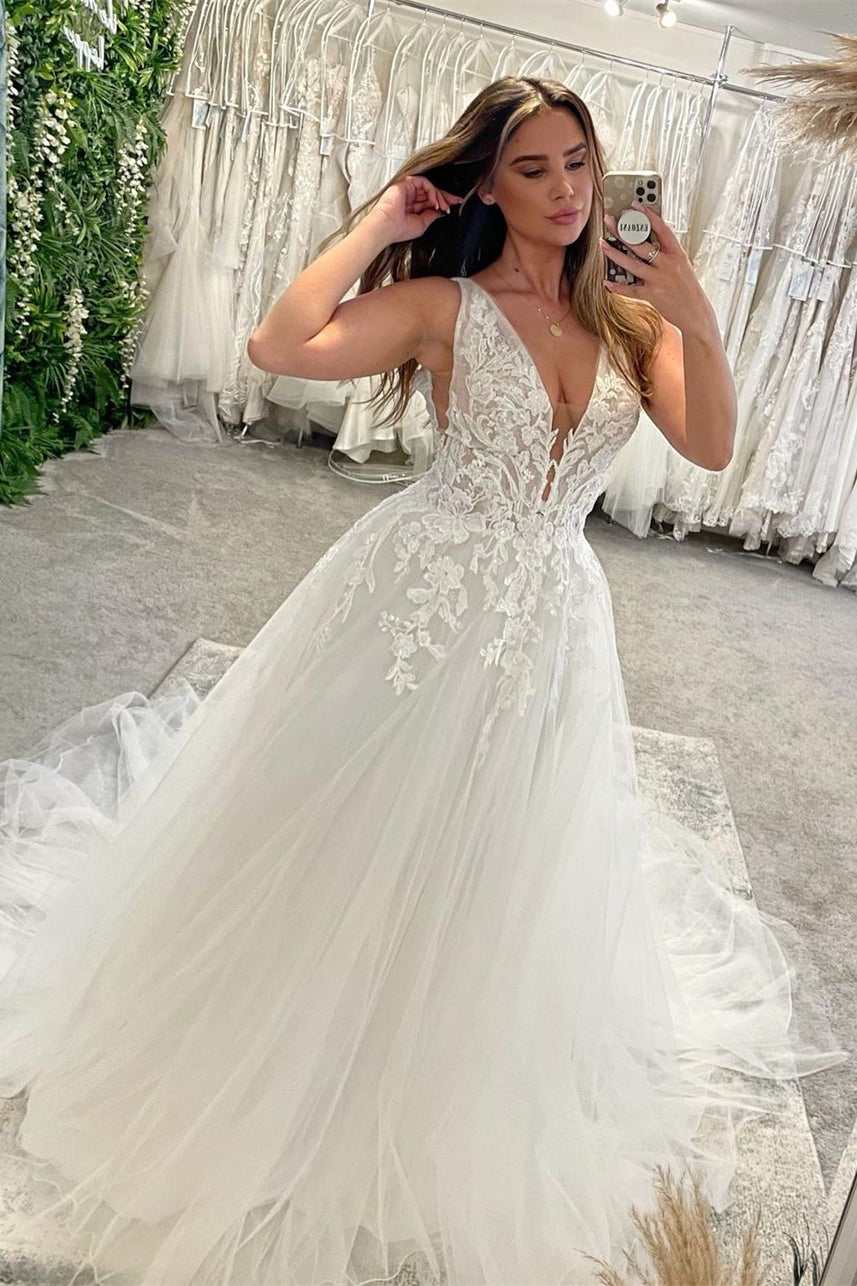 Vestido de Noiva Elegante em Tule, Comprimento ao Chão, Decote em V, Sem Mangas, Corte em A, com Apliques