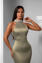 Robe de bal sirène en satin élégante sans manches à col licou avec perles