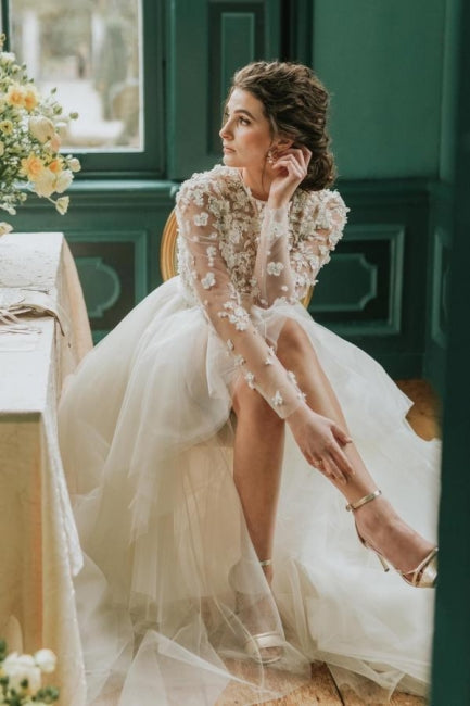 Robes de mariée élégantes en tulle à dentelle à ourlet haut-bas avec manches longues