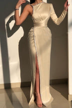 Robes de bal élégantes ivoire à une épaule, manches longues, coupe droite avec paillettes