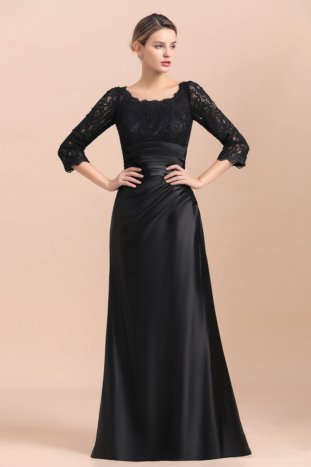 Vestido de Mãe da Noiva Elegante com Rendas de Cetim Pretas, Folhos e Mangas 3/4 à Venda