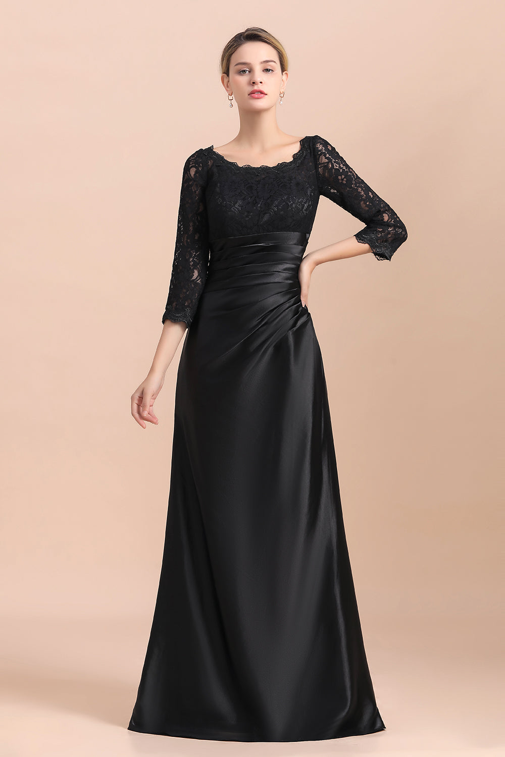 Vestido de Mãe da Noiva Elegante com Rendas de Cetim Pretas, Folhos e Mangas 3/4 à Venda