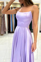 Vestidos de Baile Elegantes em Lilás com Alças Finas, Corte em A e Fecho de Renda em Cetim