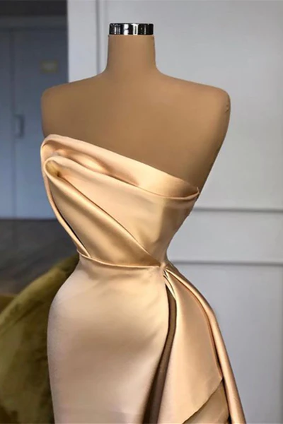 Vestido de Festa Elegante Longo em Linha A Champanhe Sem Alças com Fenda