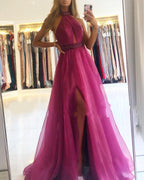 Robe de bal élégante longue en tulle à jupe évasée avec col licou et fente