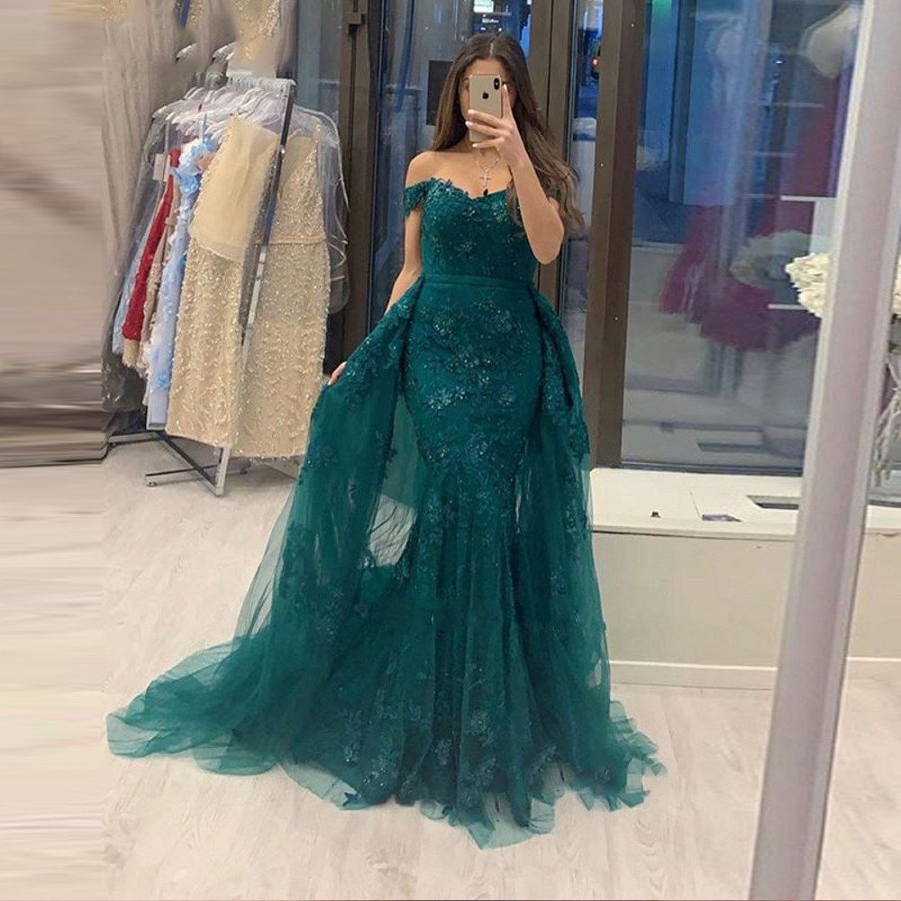 Robe de bal élégante longue en tulle et dentelle, ligne A, décolletée épaules dénudées