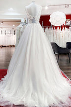 Elegante vestido de novia largo de corte A, estilo princesa, de tul, con escote en forma de corazón y volantes