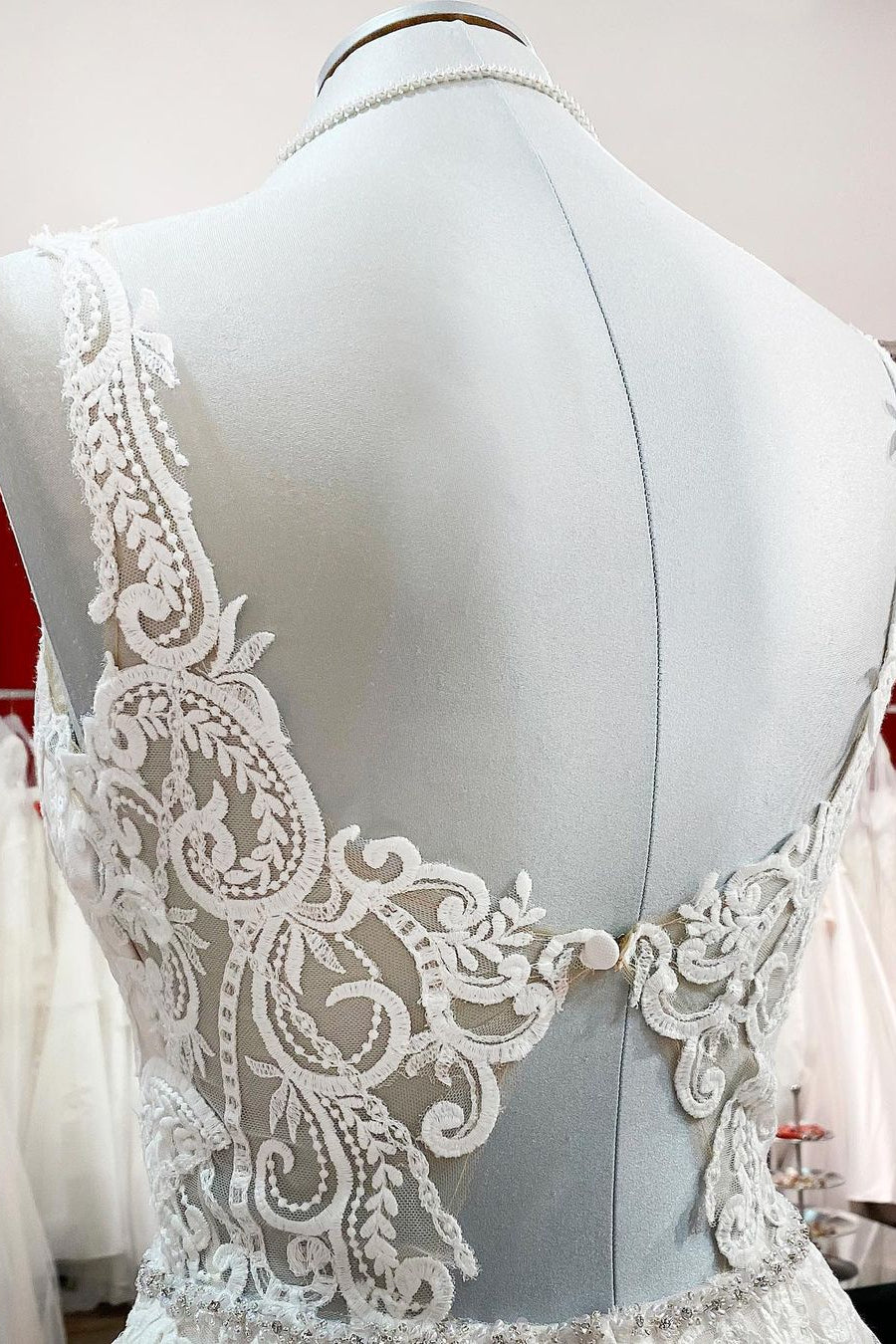 Elegante vestido de novia largo de corte A, estilo princesa, de tul, con escote en forma de corazón y volantes