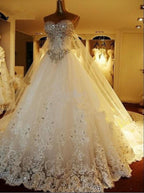 Vestido de Noiva Elegante Comprido em Linha A com Decote Coração, Aplicações e Bordados de Cristais