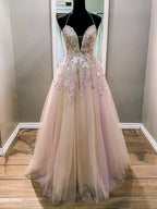 Robe de soirée élégante longue en tulle avec jupe évasée, col en V et dos nu en dentelle