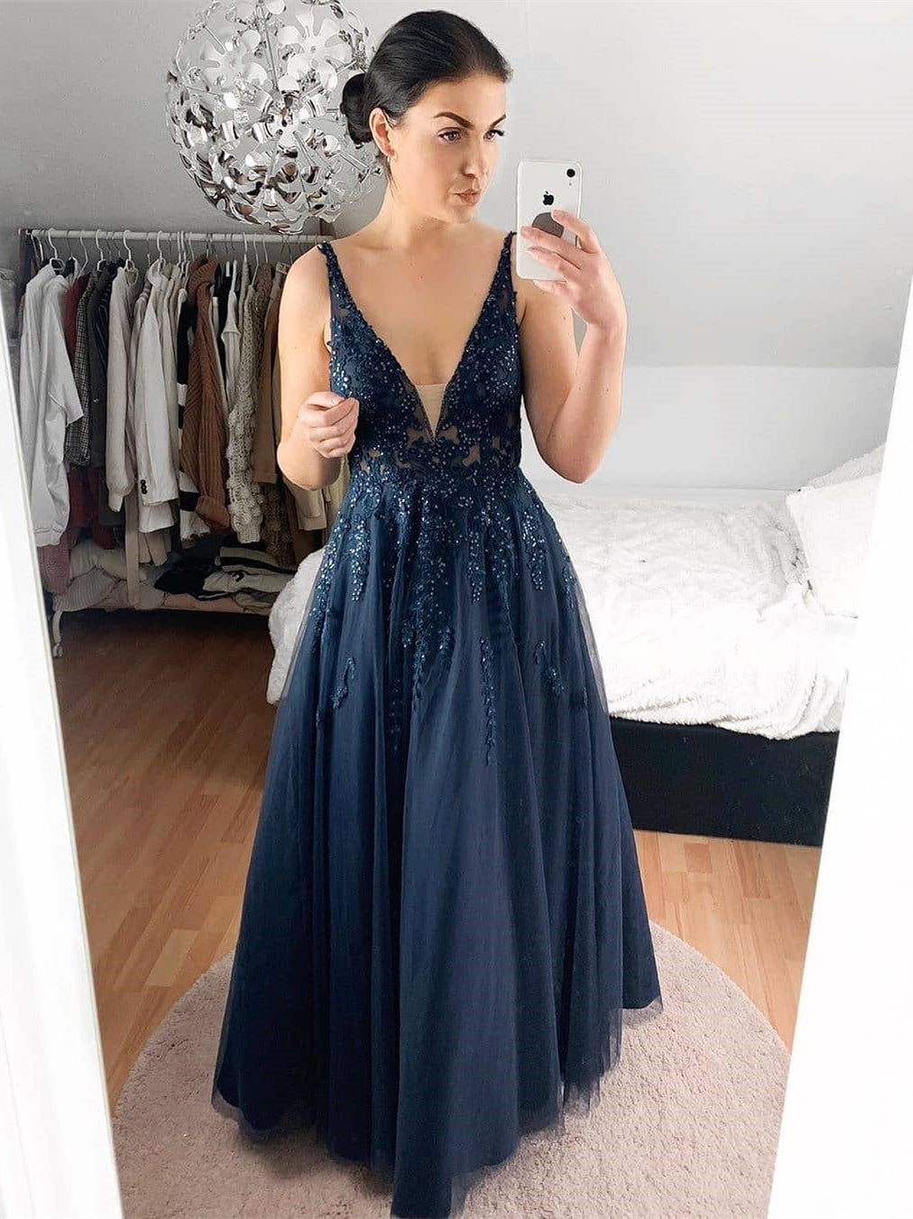 Robes de soirée élégantes longues en ligne A à col en V en dentelle pour bal et cérémonie