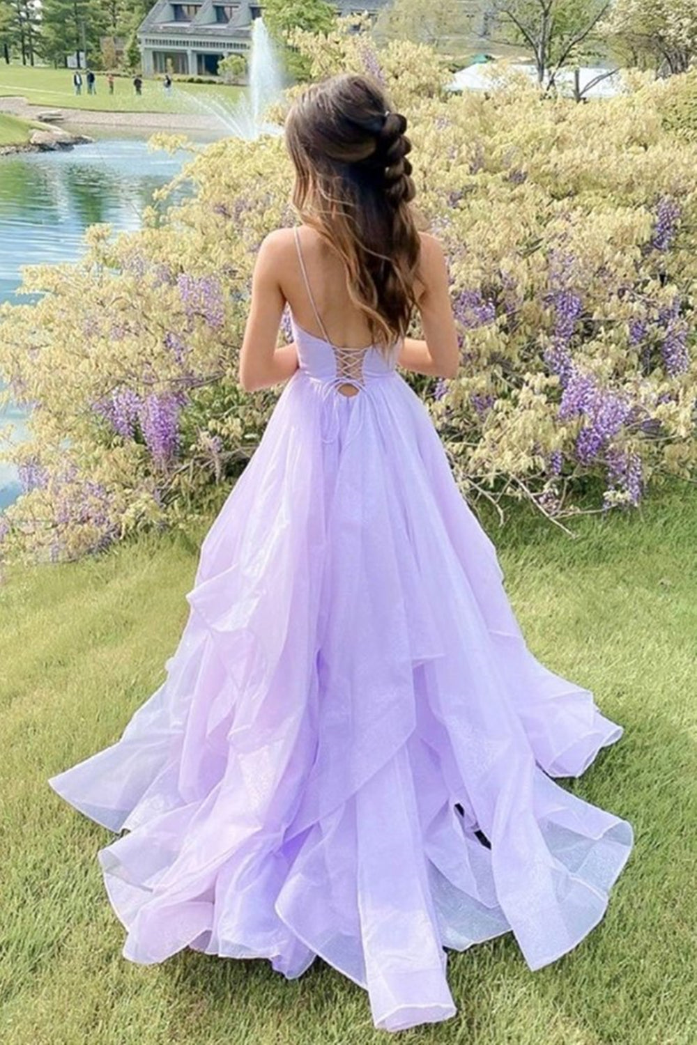 Robes de bal de fin d'études élégantes longues en ligne A avec décolleté en V et dos ouvert