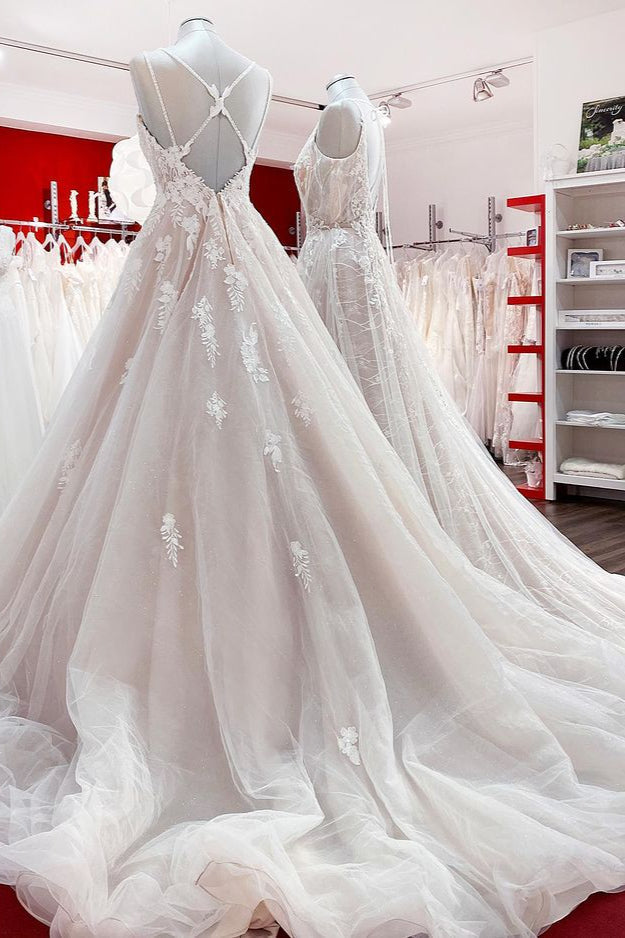 Elegante vestido de novia largo en forma de A con escote en V, sin mangas, con volantes y espalda descubierta