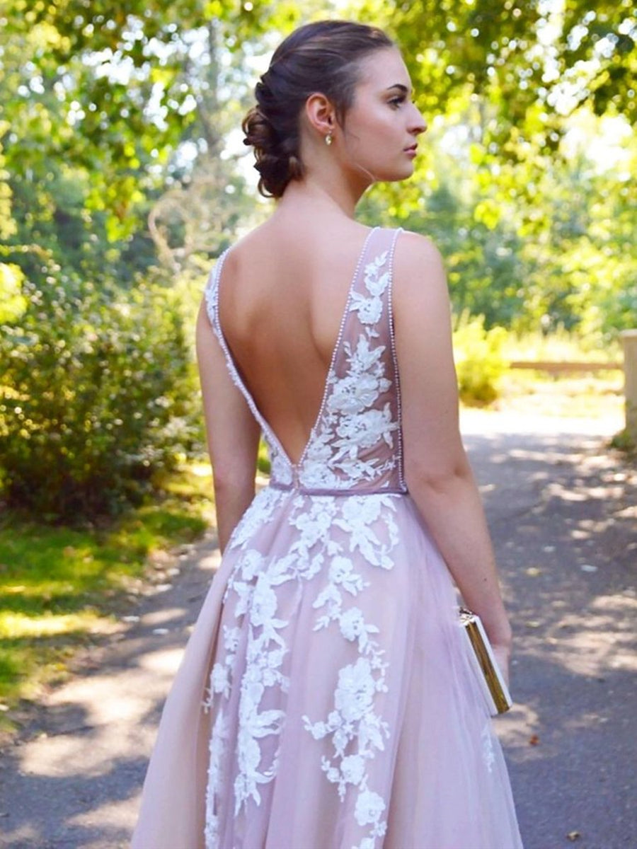 Elegantes langes rückenfreies A-Linien-Abschlussballkleid mit V-Ausschnitt und Tüllspitze