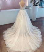 Vestido de Noiva Elegante Comprido em Linha A com Decote em V, Tule e Renda