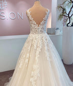 Vestido de Noiva Elegante Comprido em Linha A com Decote em V, Tule e Renda
