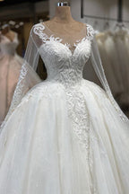 Elegantes langes Ballkleid mit Herzausschnitt und Ärmeln aus Tüll