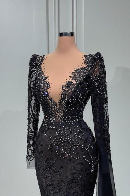 Elegante vestido de noche largo de sirena con escote en V y encaje negro con mangas largas
