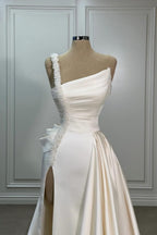 Robe de mariée élégante longue ivoire en ligne A, une épaule, perles, satin, sans manches, avec fente