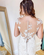 Vestido de Noiva Elegante Longo Cauda de Sereia com Decote Bateau, Rendas e Costas Descobertas