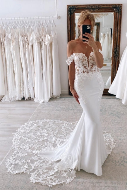 Abiti da sposa lunghi eleganti a sirena con scollo a barca e pizzo