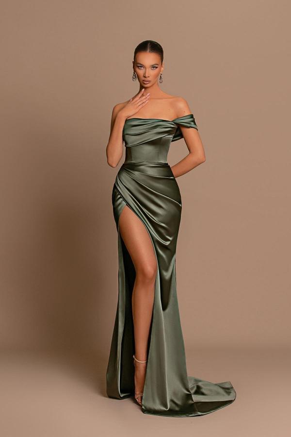 Elegante vestido de fiesta formal de satén con un solo hombro y corte sirena con abertura