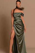 Elegante vestido de fiesta formal de satén con un solo hombro y corte sirena con abertura