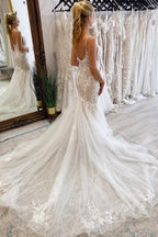 Abiti da sposa eleganti lunghi a sirena con scollo a V e senza maniche in pizzo