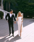 Robe de mariée longue élégante en satin à épaules dénudées avec fente