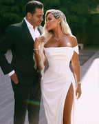 Robe de mariée longue élégante en satin à épaules dénudées avec fente