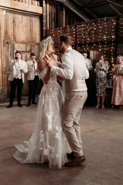 Robe de mariée élégante longue asymétrique en tulle avec dentelle florale