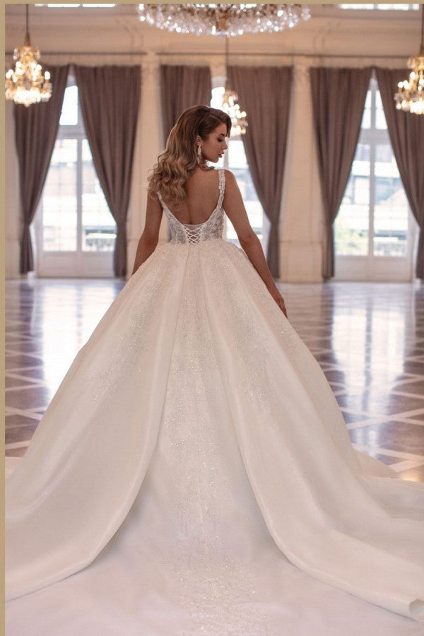 Robes de mariée longues élégantes princesse sans manches en ligne A avec dentelle