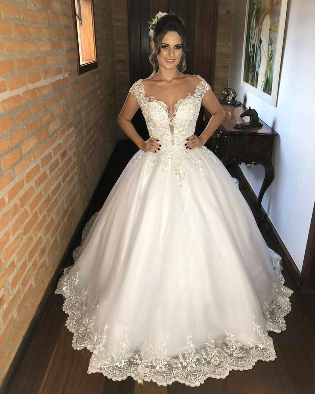 Vestidos de Noiva Elegantes com Aplicações Longas de Renda e Decote em V Princesa